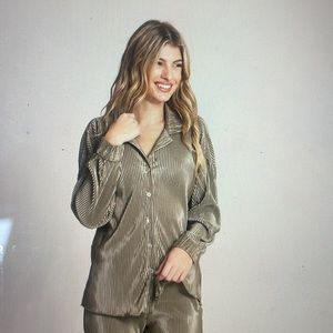 Waverles Pleats Please Set in Sage